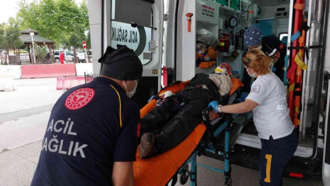 Kabin gelmeden kapısı açılan asansörün boşluğuna düştü