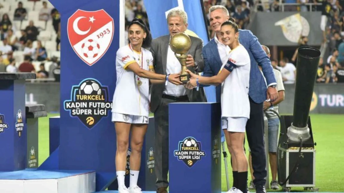 Kadın futboluna ilgi her gün artıyor