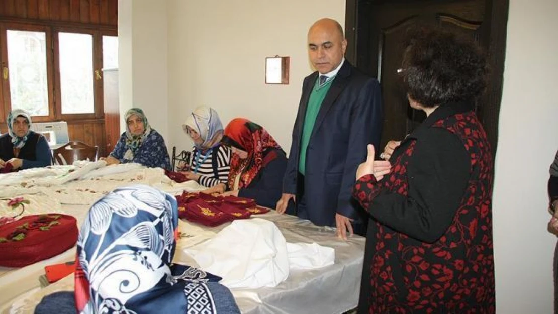 Kadınlar katıldıkları kursla üretken oldu