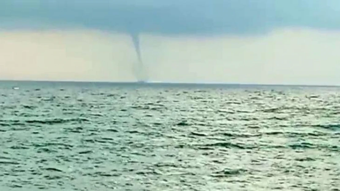 Karadeniz'de korkutan hortum böyle görüntülendi