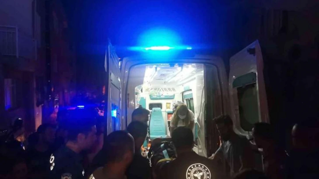 Kavgaya müdahale ederken 2 metre yüksekten düşen polis yaralandı