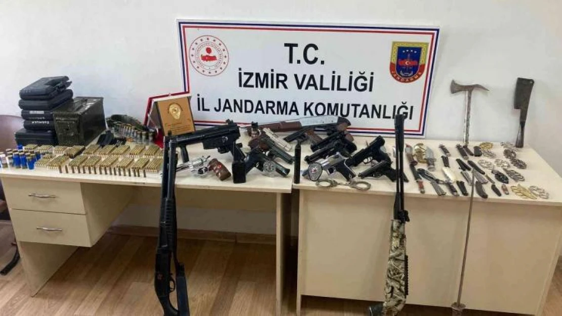 Kendisini polis olarak tanıtıp, silah ticareti yapan şüpheli yakalandı