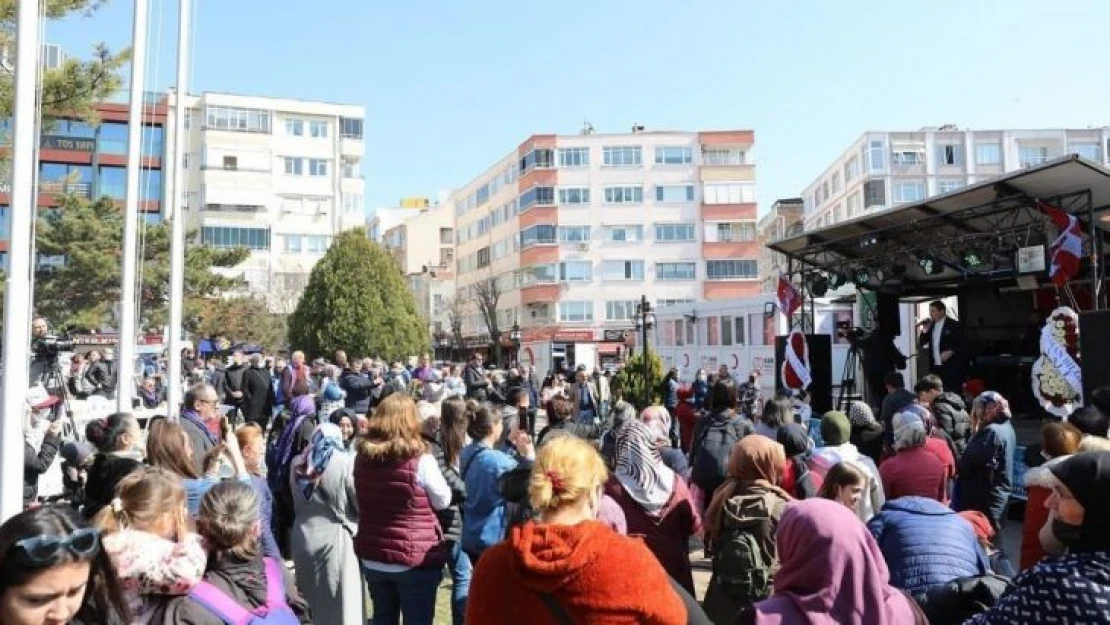 Kırklareli'ndeki Hamsi Festivali'nde 1 ton hamsi dağıtıldı