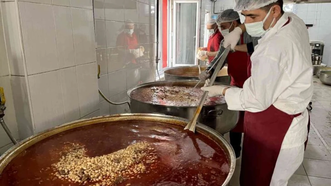 Kızılay Ağrı Şubesi'nden her gün 4 bin 500 kişiye sıcak yemek
