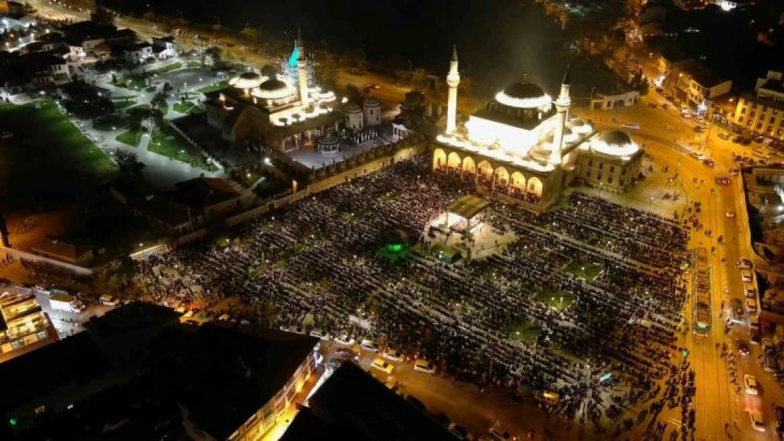 Konya'da Kadir Gecesi coşkusu