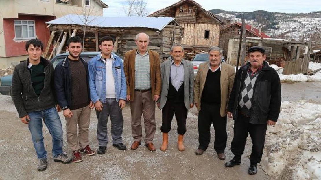 Köylülerinin piyango milyonerinden isteği