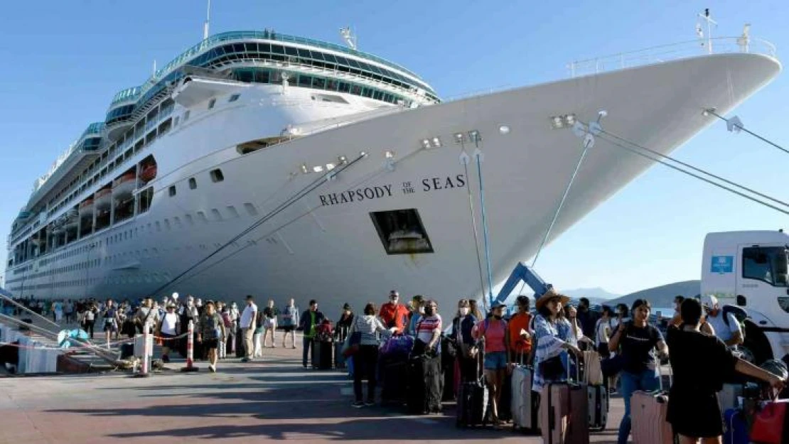 Kuşadası'nda kruvaziyer turizmi bereketi