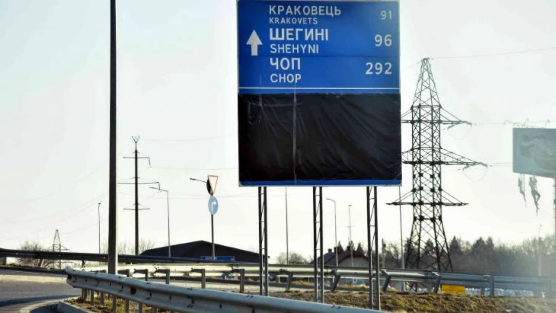 Lviv'de yön tabelaları kapatılmaya başlandı