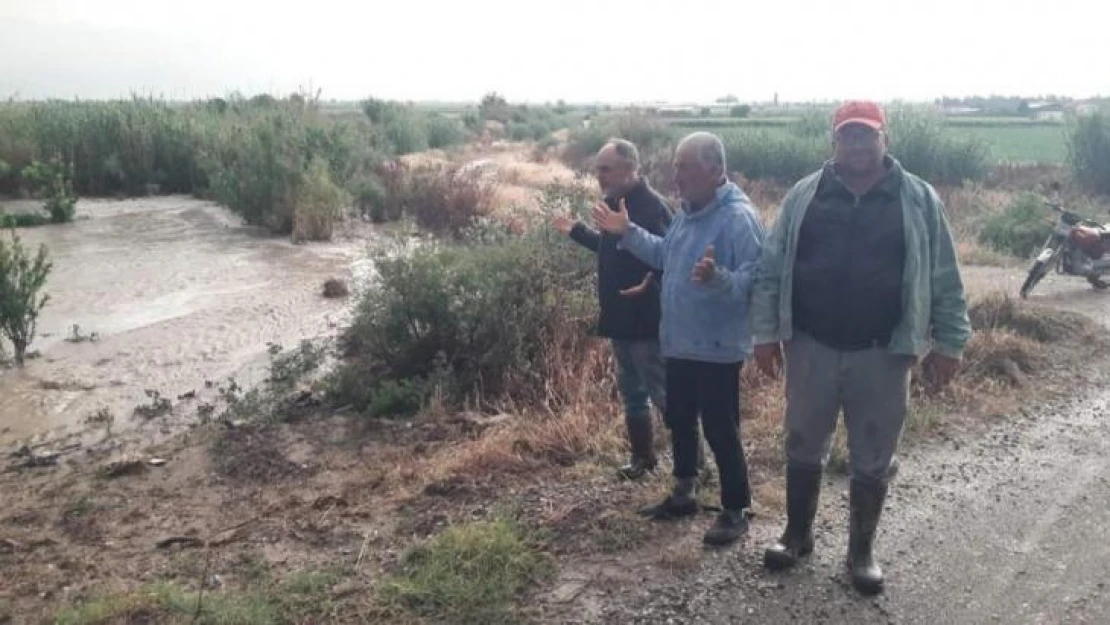 Manisa'da şiddetli yağış ve dolu zarara yol açtı