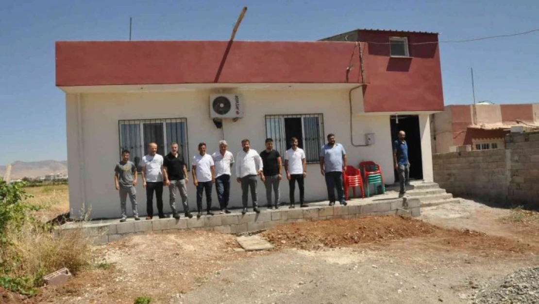 Mardin esnafından dayanışma örneği, evi harabe olan yetim aileye yeni ev yaptılar