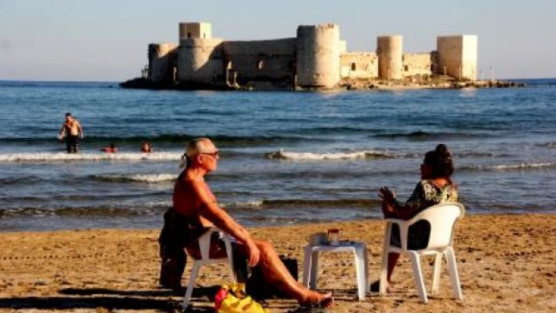 Mersin'de kasım ortasında deniz keyfi
