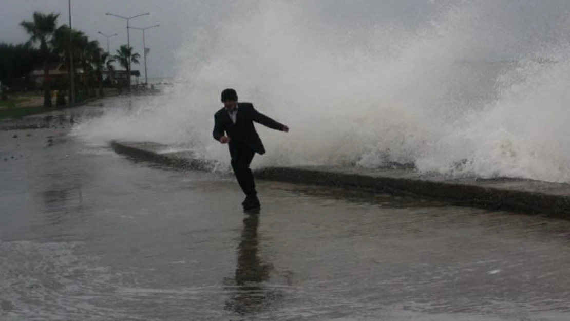 Meteorolojiden fırtına ve kuvvetli yağış uyarısı