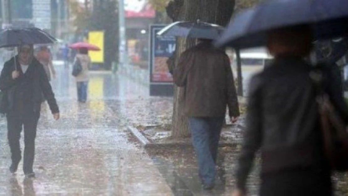 Kurban'da hava yağmurlu
