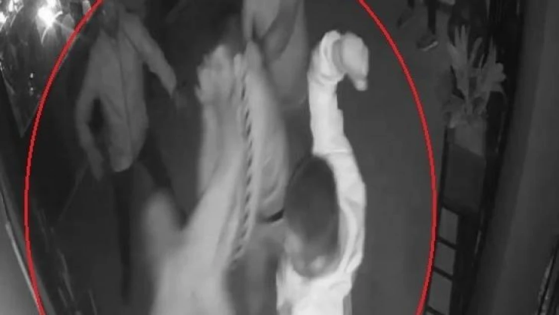 Meyhanede başlayıp kafede devam eden saldırı anı kamerada