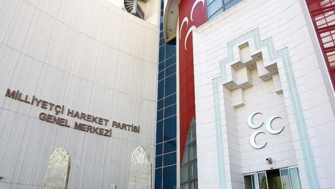 MHP Çanakkale ve Çorum teşkilatlarını kapattı