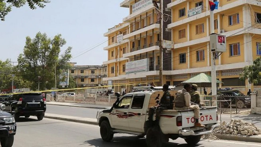 Mogadişu'daki bombalı saldırıda en az 20 kişi yaşamını yitirdi