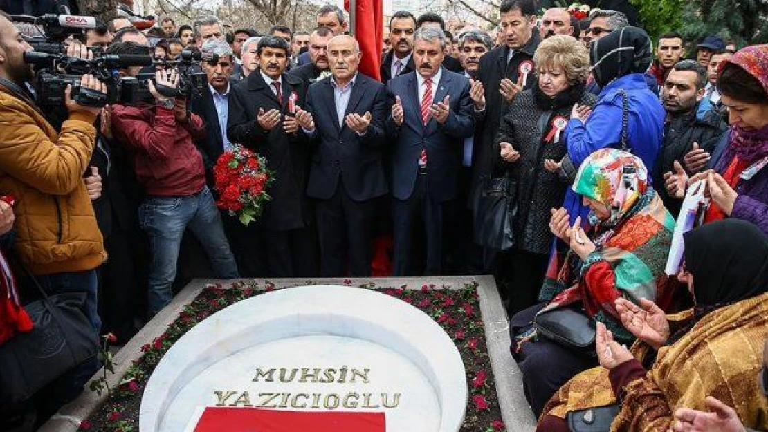 Muhsin Yazıcıoğlu vefatının 7. yılında dualarla anılıyor
