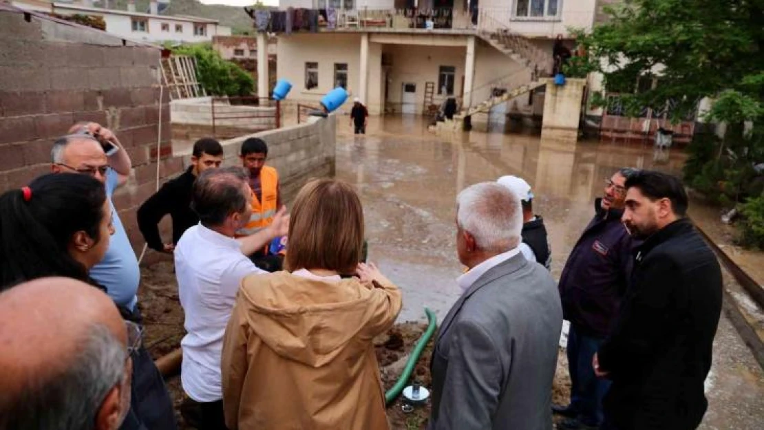 Nevşehir'de şiddetli yağış, ev ve iş yerleri sular altında kaldı