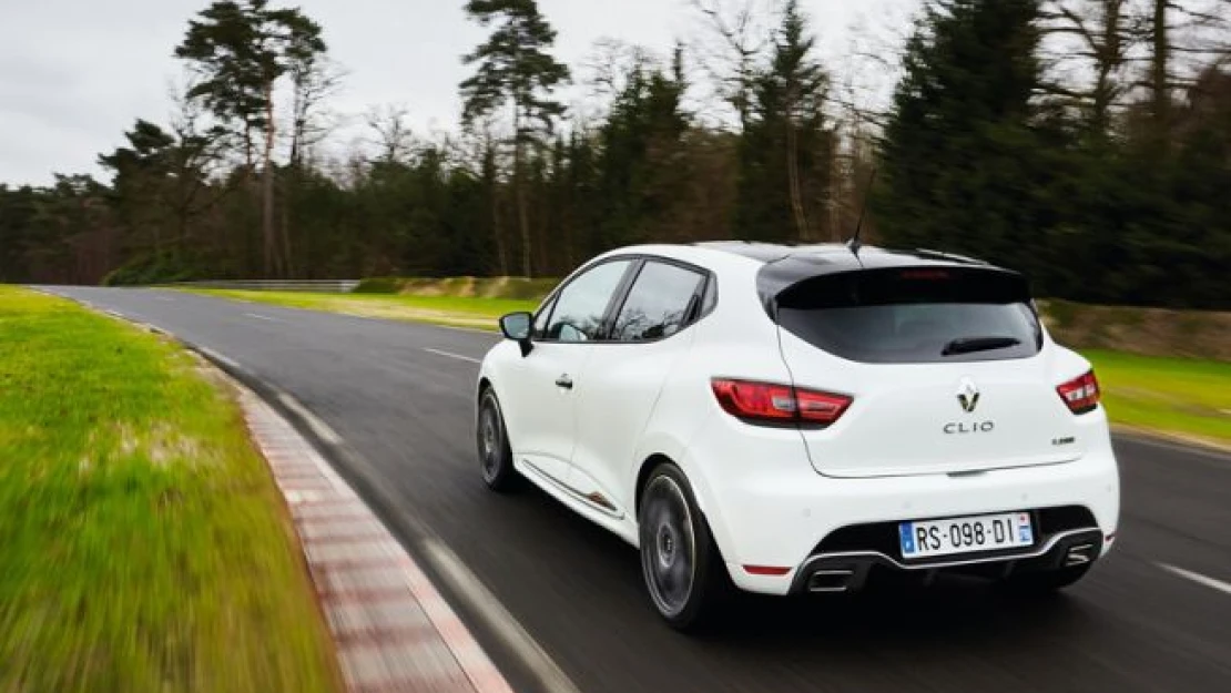 Nurburgring'in En Hızlısı Clio RS 220 Trophy