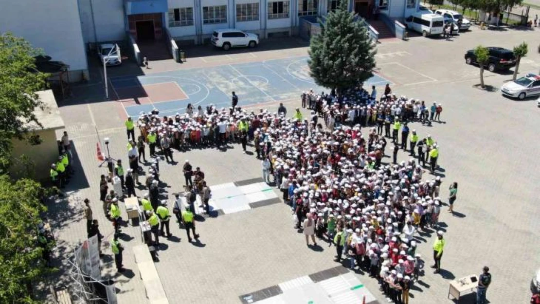 Öğrencilere Trafik Haftası'nda uygulamalı eğitim