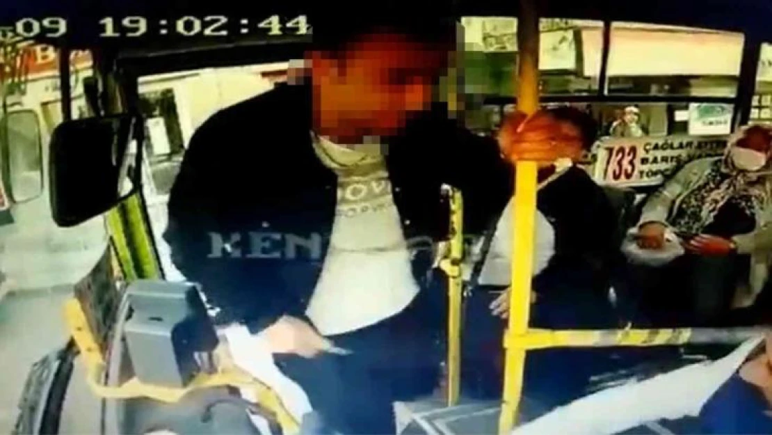 Otobüs şoförüne yolcuların gözü önünde dehşeti yaşattı: 'Gırtlağını keserim senin'