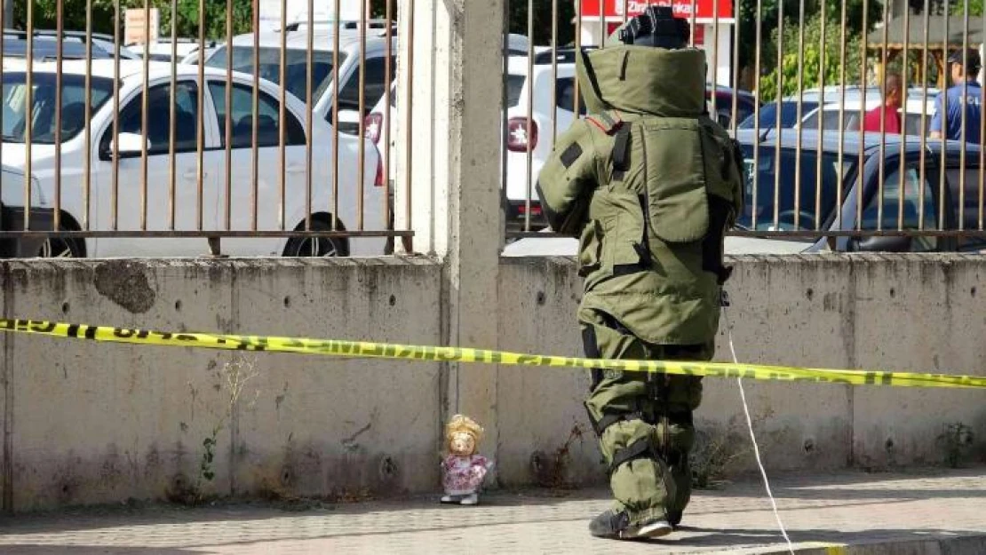 Oyuncak bebek polis ekiplerini alarma geçirdi