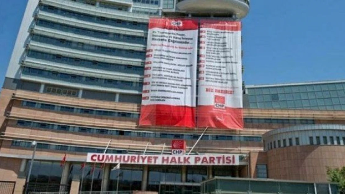 Özçelik CHP Genel Başkan Yardımcılığından istifa etti