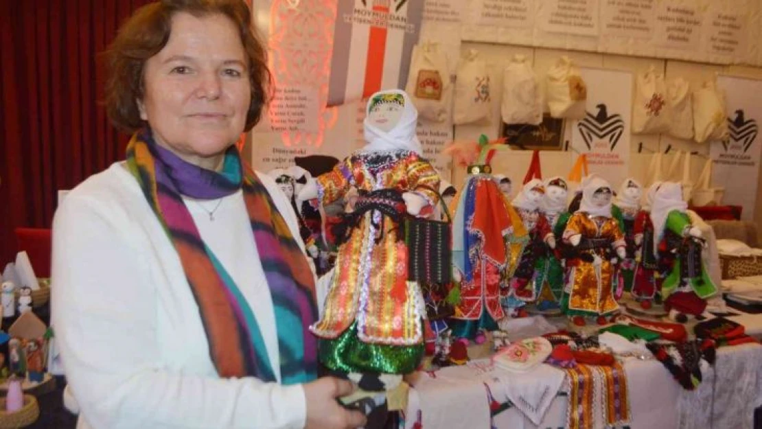 Yörelerinin tarihi kıyafetlerini bez bebeklere nakşediyorlar