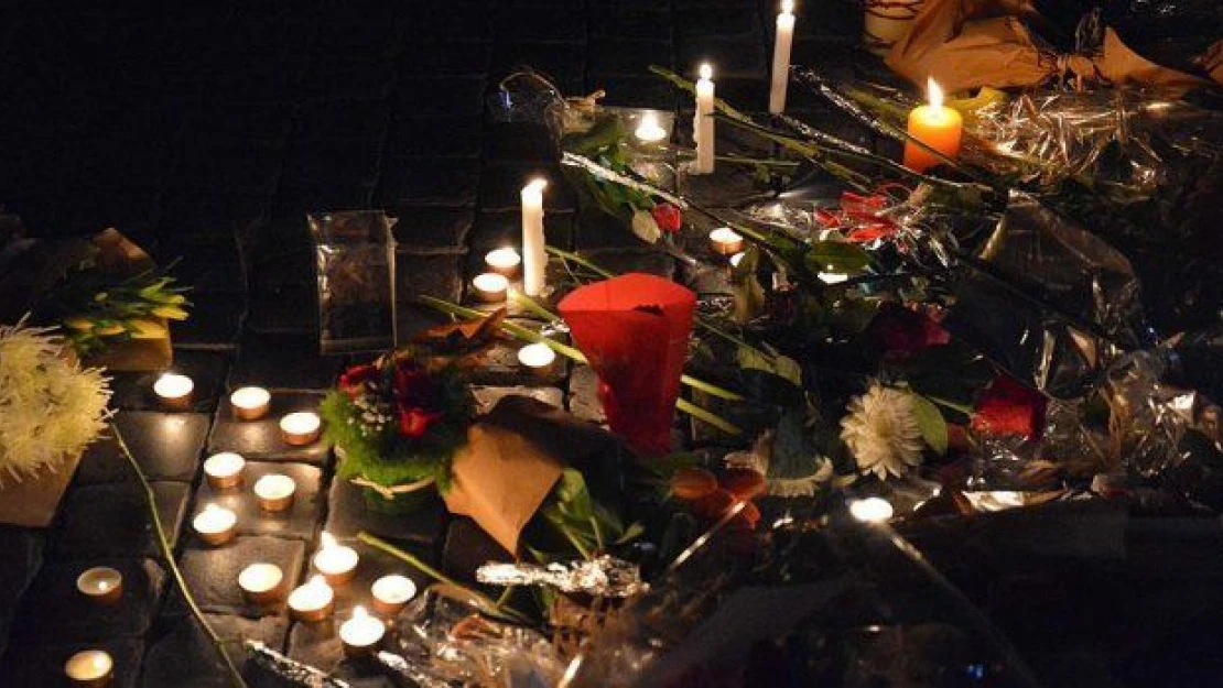 Paris'teki terör saldırılarında ölenlerin sayısı 132'ye çıktı