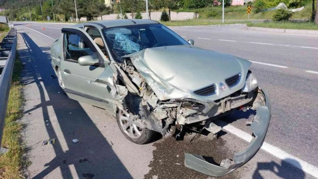 Pazara araç satın almaya giderken kaza yaptılar: 2 yaralı