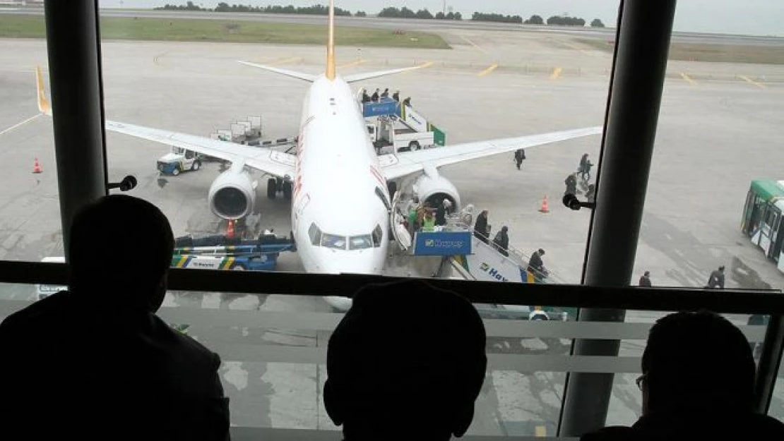 Pegasus ile Onur Air Rusya uçuşlarını durdurdu