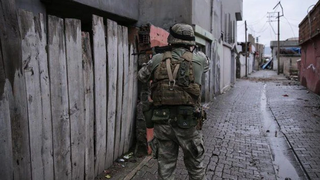 PKK'ya darbe üstüne darbe... 6 ilde 23 terörist etkisiz hale getirildi