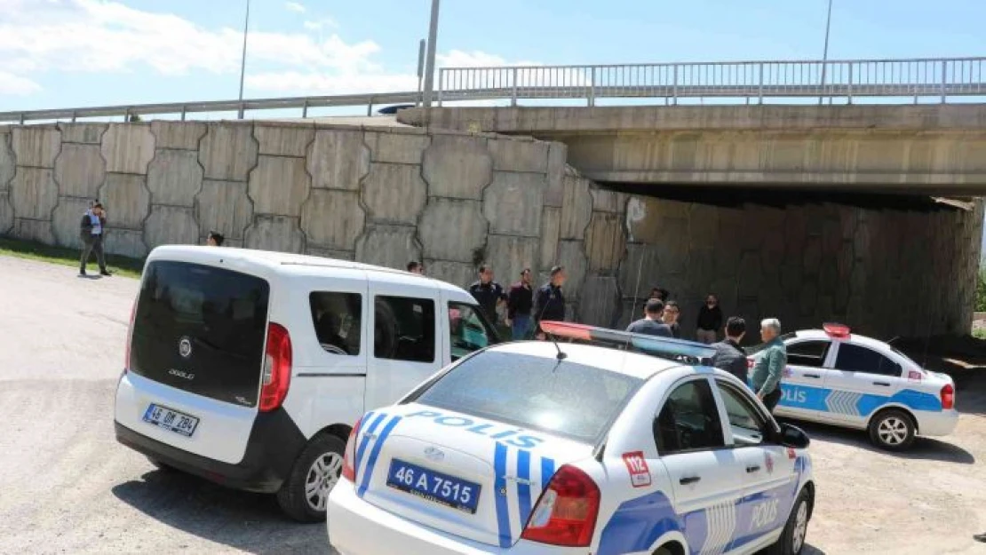 Polisten kaçtı çalıların arasında yakalandı