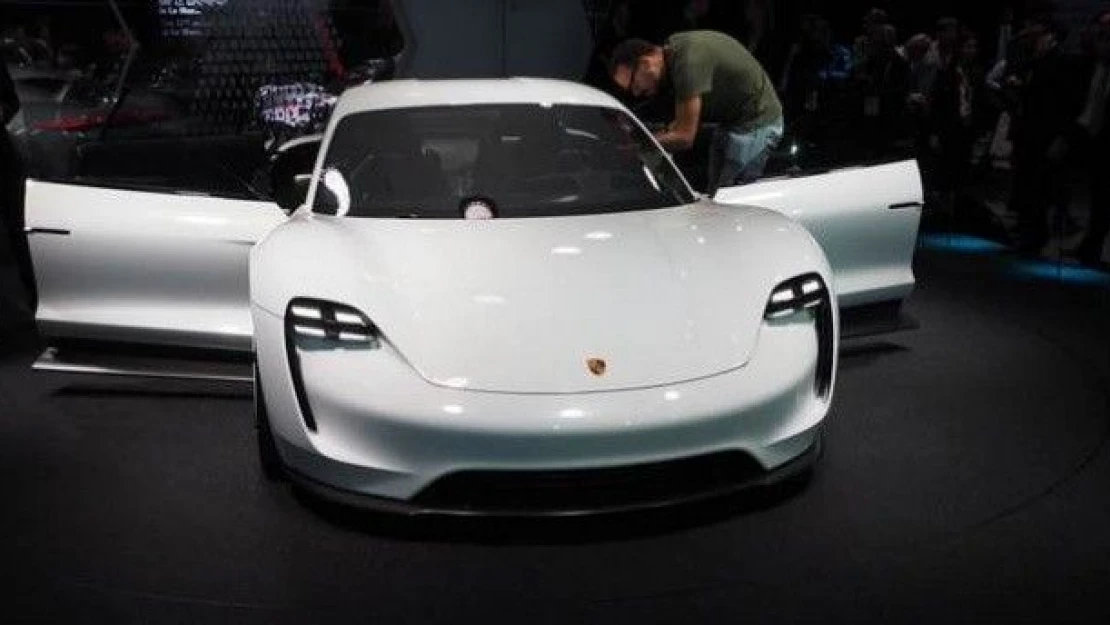 Porsche'den elektrikliye 1 milyar dolar yatırım