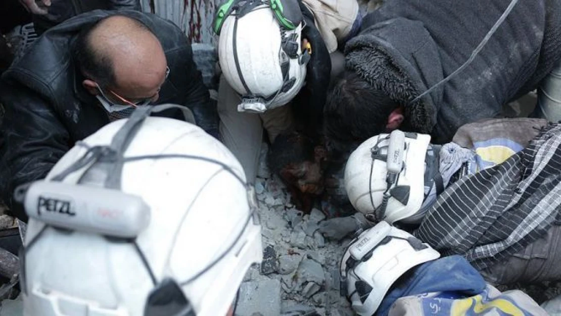 Rus savaş uçakları Halep'te yine sivilleri vurdu: 10 ölü
