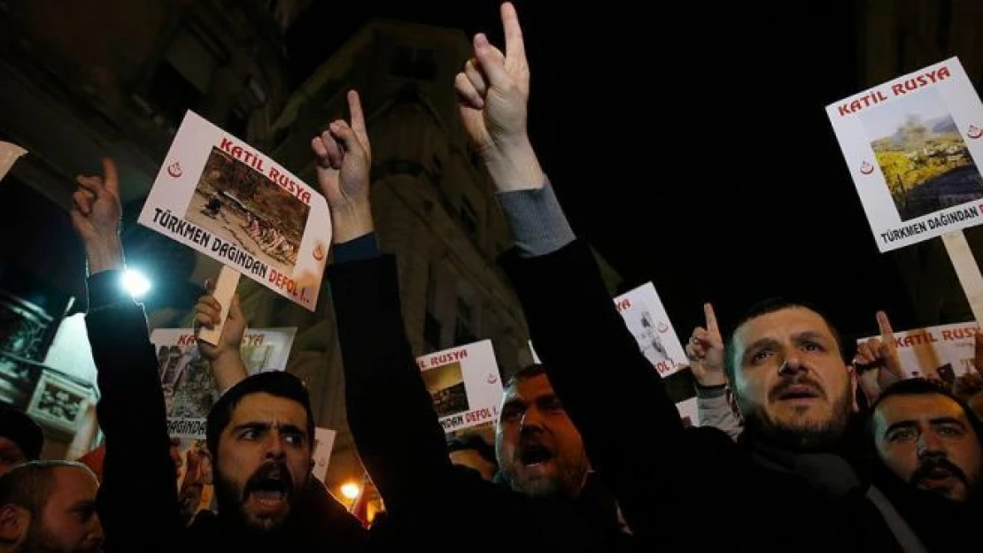 Rusya'nın Türkmenlere saldırıları protesto edildi