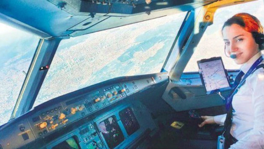 Sabri Sarıoğlu'nun eşi Yağmur Yılmaz Sarıoğlu ikinci pilot oldu