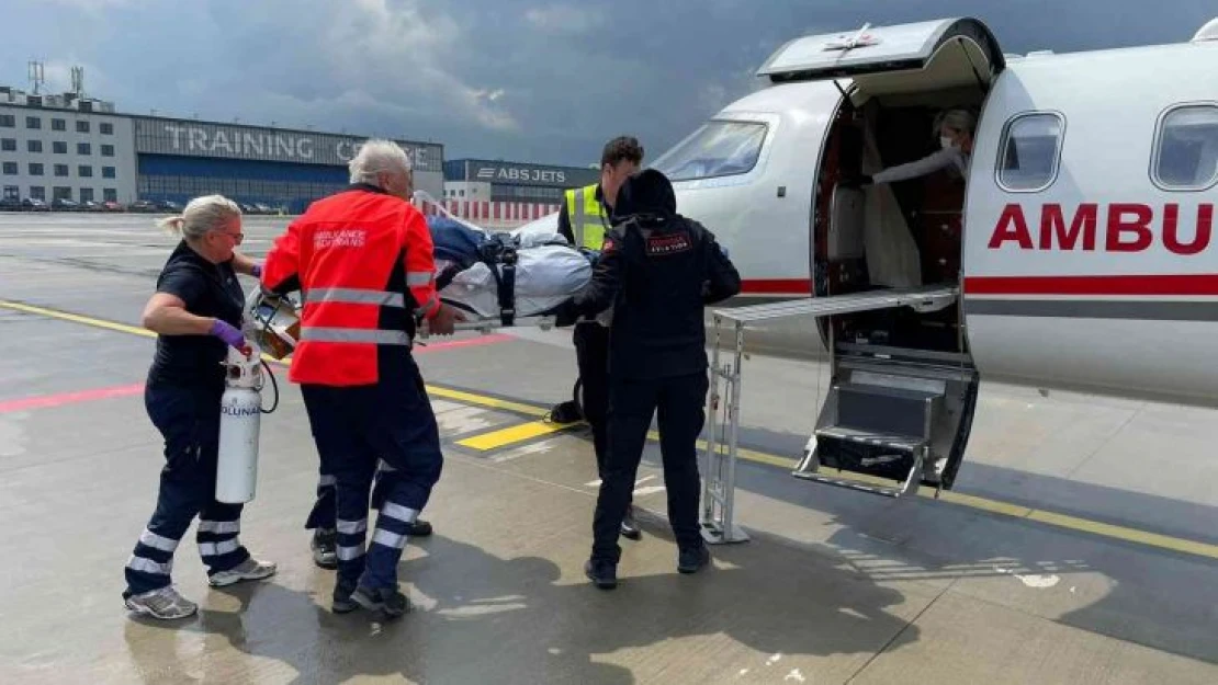 Sağlık Bakanlığı, Çekya'da rahatsızlanan Türk öğrenci için ambulans uçak gönderdi