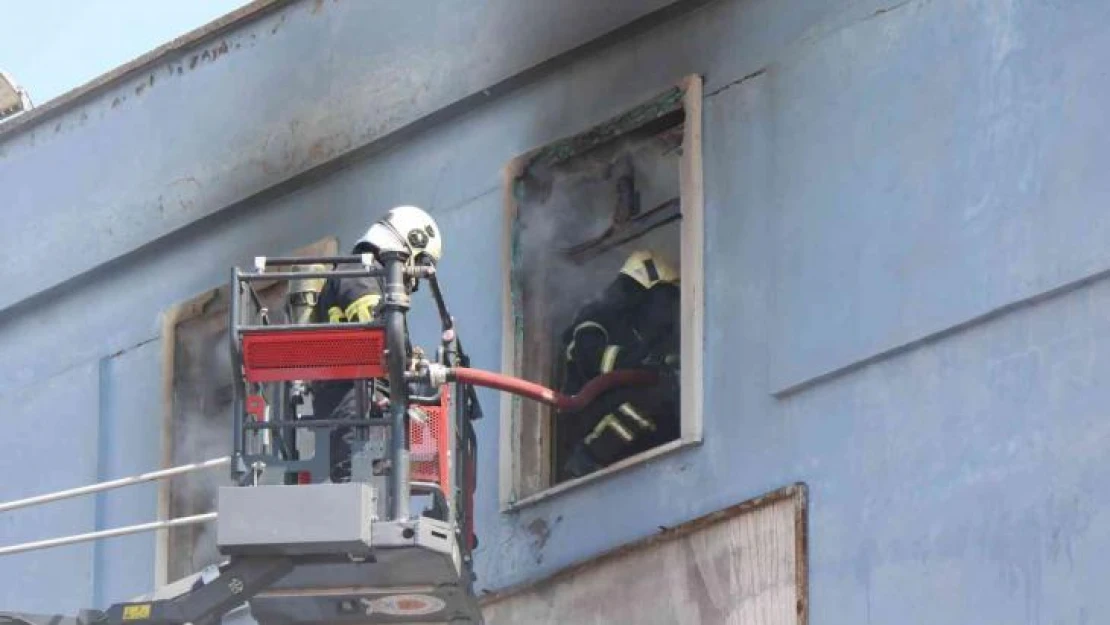 Samsun Gıda Borsası'nda yangın kontrol altına alınamıyor