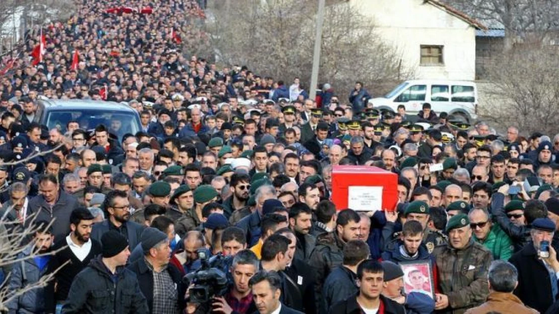 Şehit polis Büyükpoyraz son yolculuğuna uğurlandı