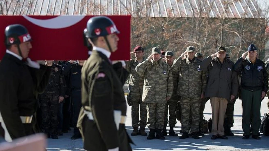 Şehit asker son yolculuğuna uğurlandı