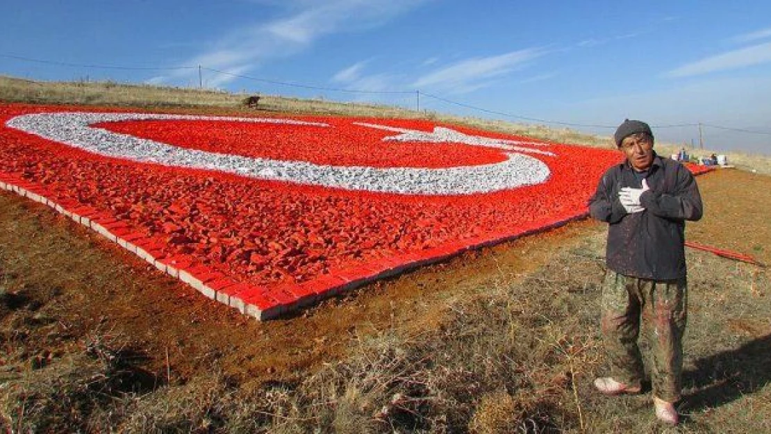 Şehitler anısına çakıldan dev Türk bayrağı yaptı