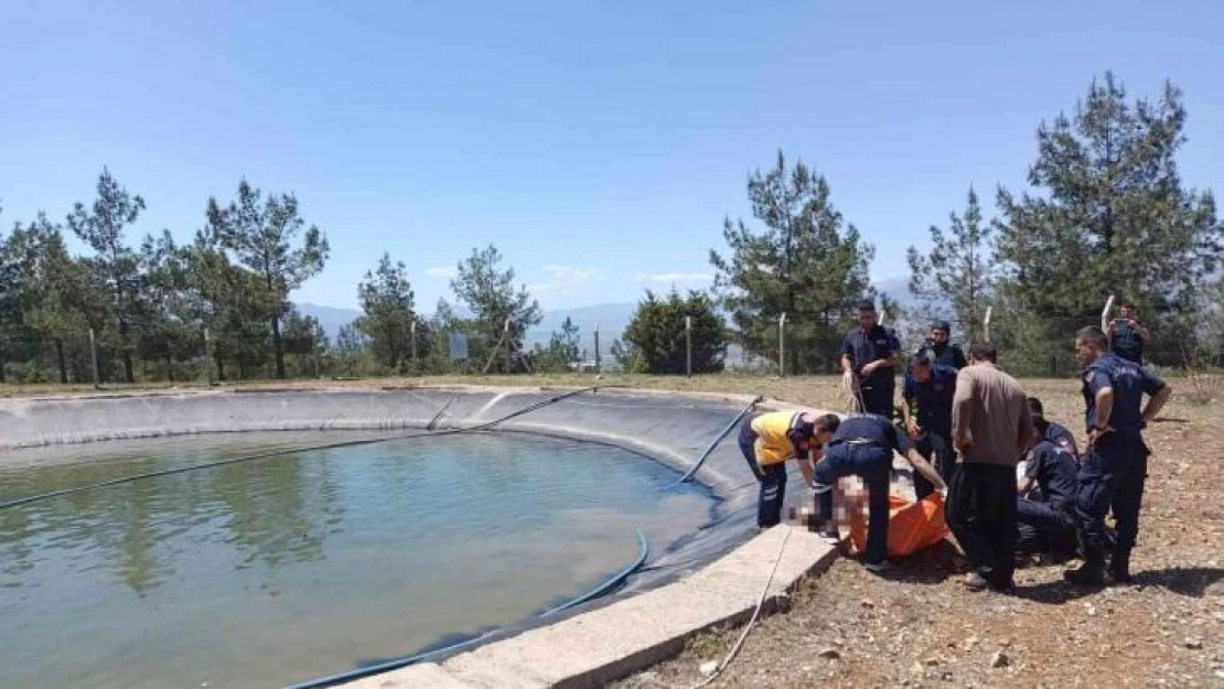 Serinlemek için yangın havuzuna giren çocuk boğuldu