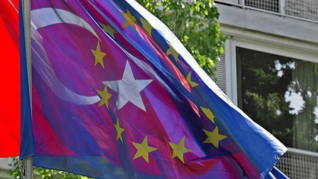 'Sığınmacı krizi Türkiye-AB ilişkilerini hızlandırdı'