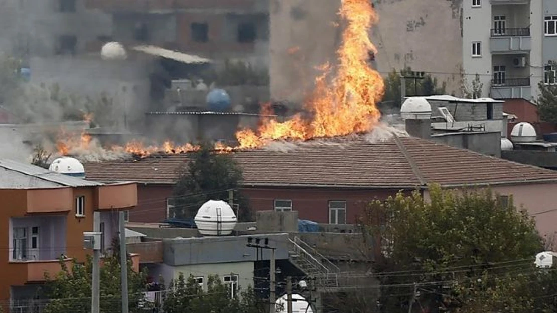 Teröristler, Şırnak Çevre ve Şehircilik İl Müdürlüğünü kundakladı