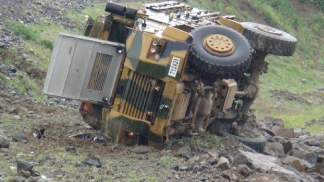 Şırnak'ta askeri araç devrildi: 13 asker yaralı