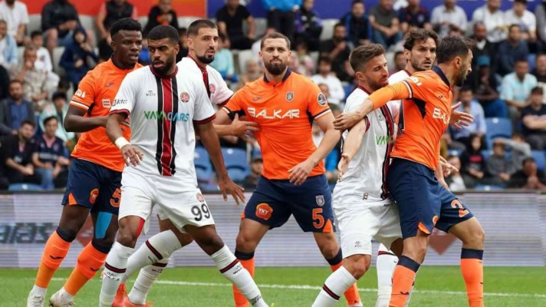 Spor Toto Süper Lig: Başakşehir: 0 - Karagümrük: 0 (İlk yarı)