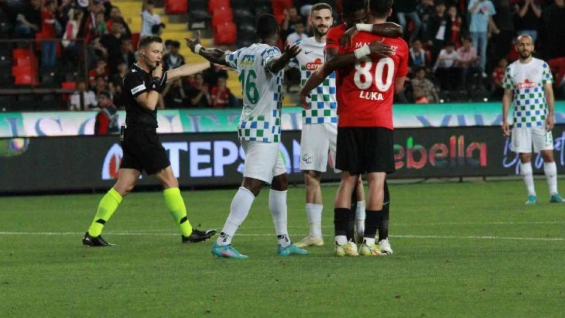 Spor Toto Süper Lig: Gaziantep FK: 1 - Çaykur Rizespor: 0 (İlk yarı)