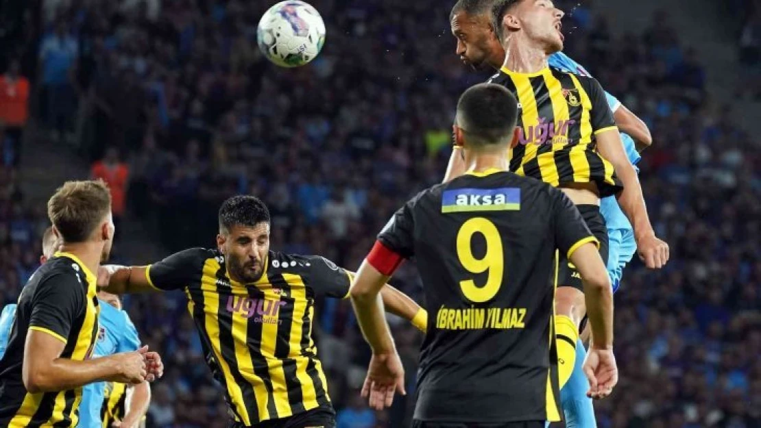 Spor Toto Süper Lig: İstanbulspor: 0 - Trabzonspor: 1 (İlk yarı)