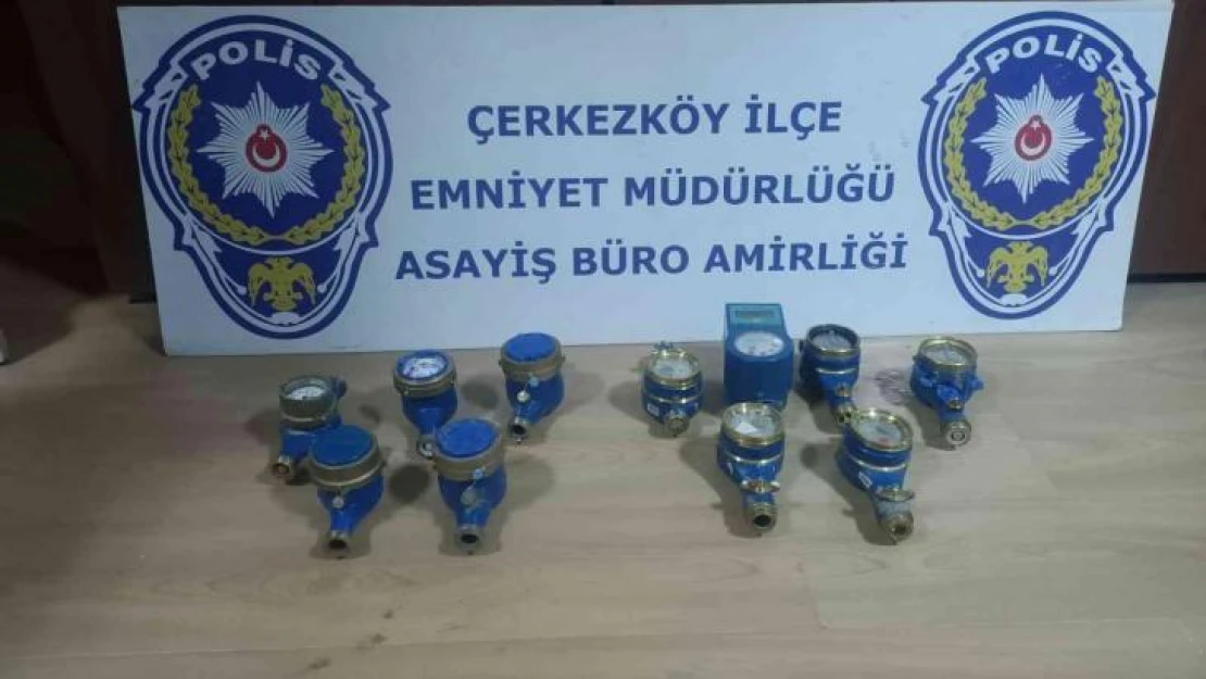Su sayacı hırsızları yakalandı